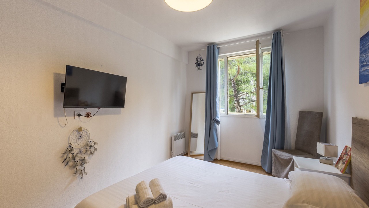 Photo of Others in Antigone