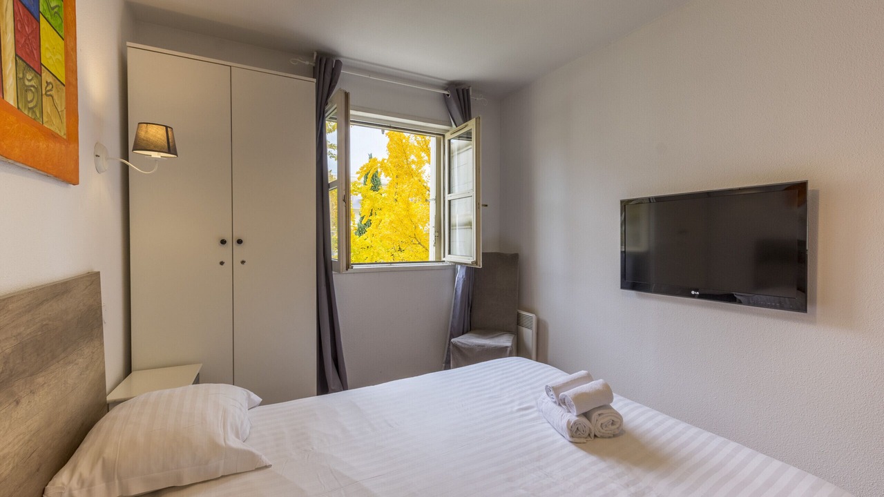 Photo of Bedroom in Antigone