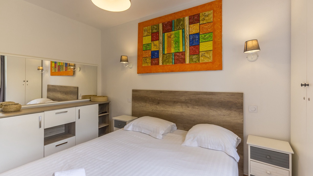 Photo of Bedroom in Antigone