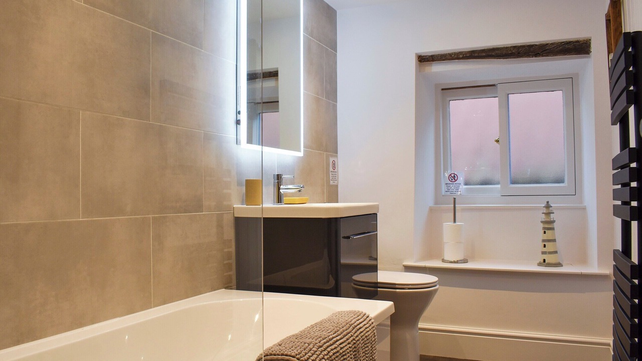 Photo of Bathroom in Staithes