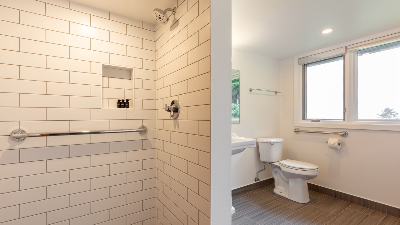 Photo of Bathroom in Neahkahnie Beach