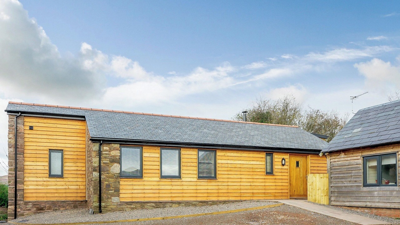 Photo of Outdoor in Llantilio Pertholey