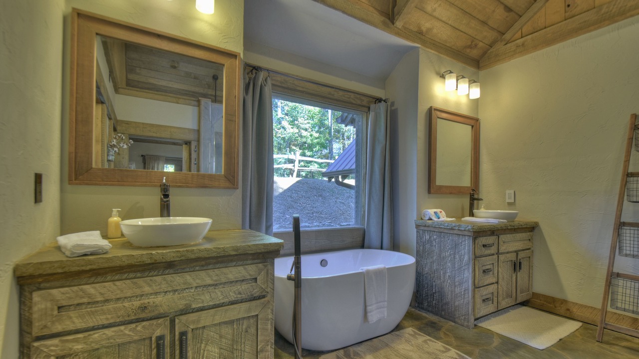 Photo of Bathroom in Cashes Valley