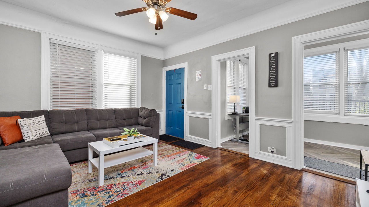 Photo of Livingroom in St. Louis