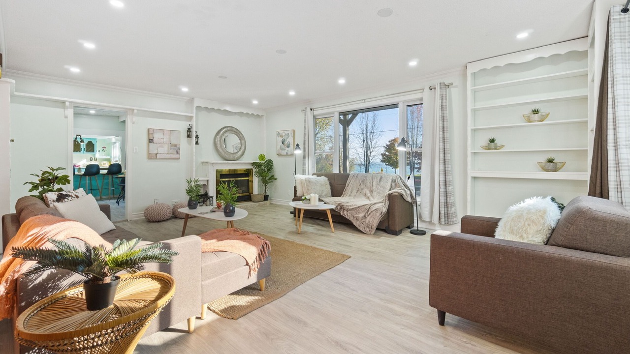 Photo of Livingroom in Ajax