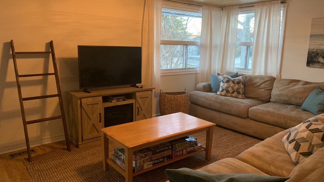 Photo of Livingroom in Wasaga Beach