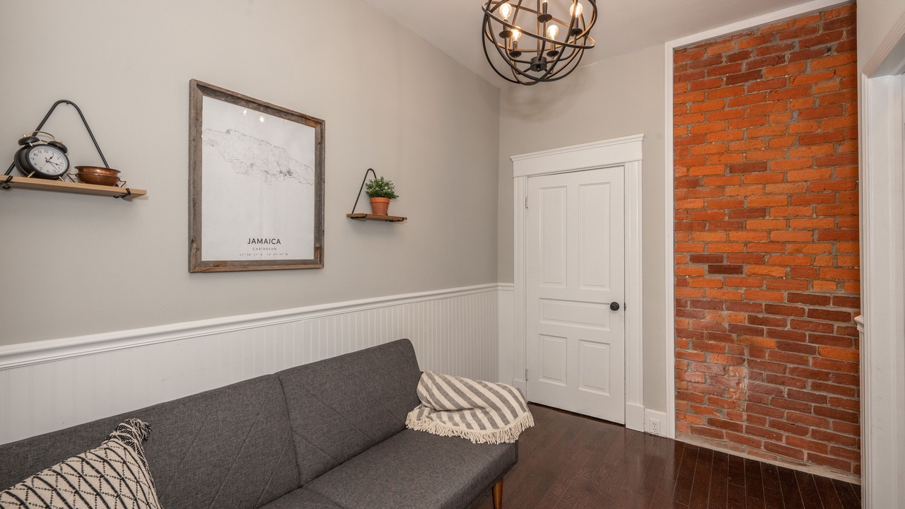 Photo of Livingroom in Oakley