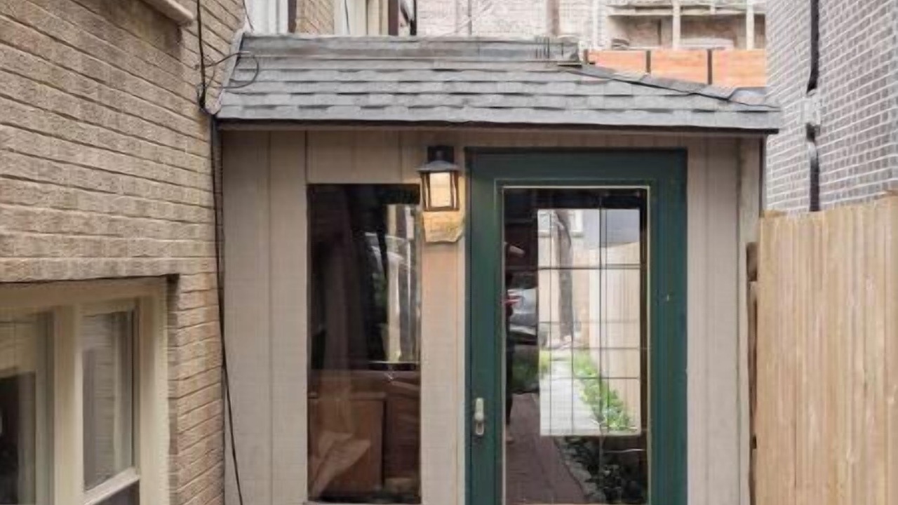Photo of Outdoor in Uptown