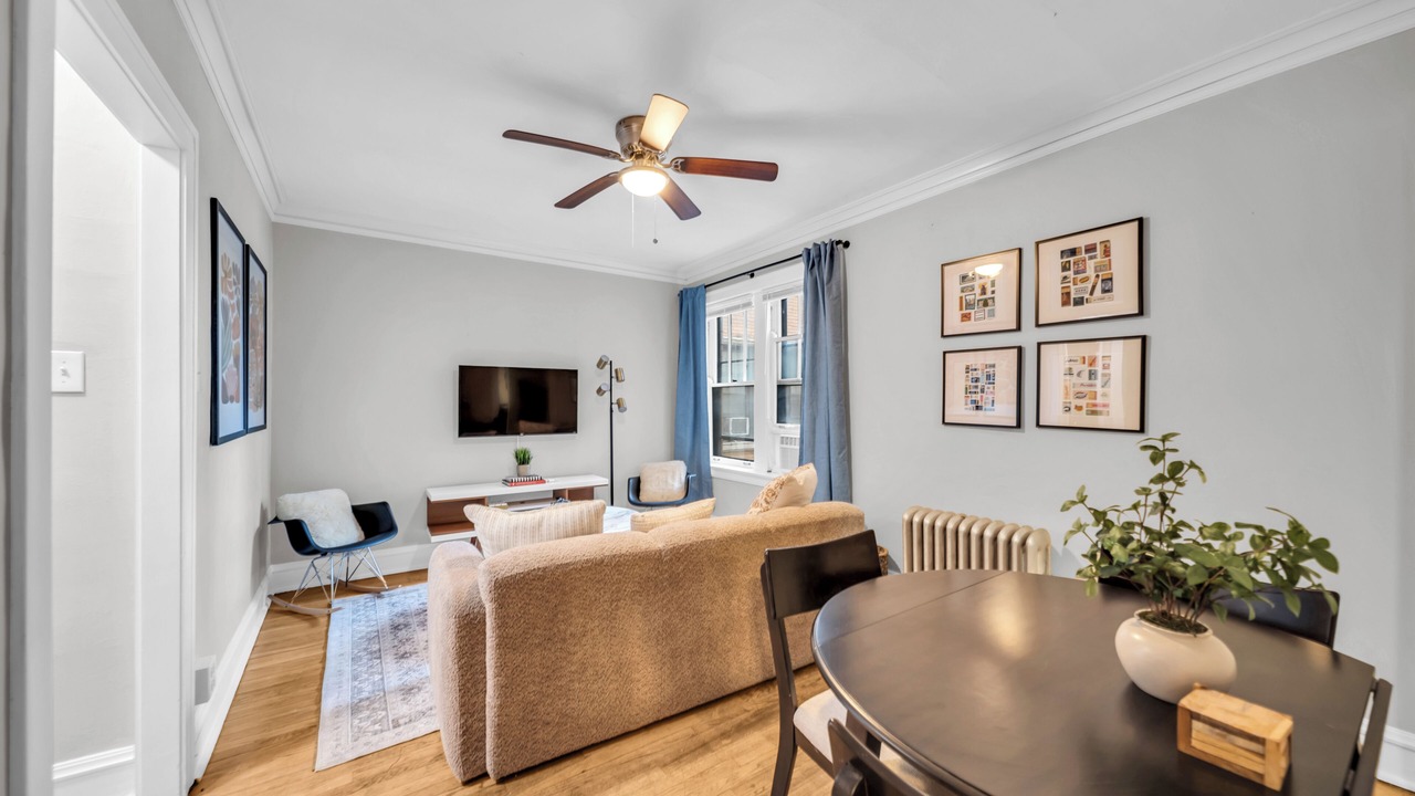 Photo of Livingroom in Ravenswood
