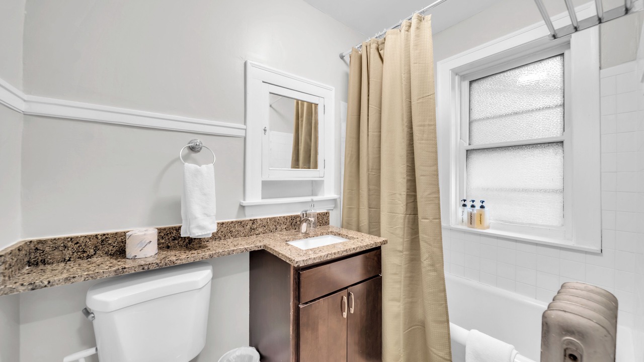 Photo of Bathroom in Ravenswood