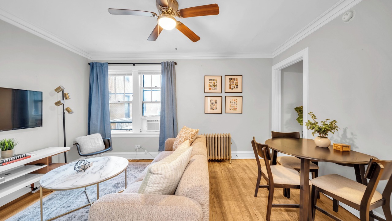 Photo of Livingroom in Ravenswood