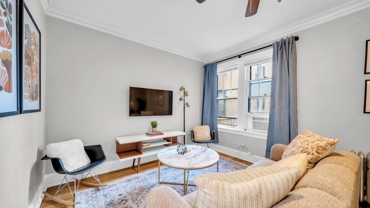 Photo of Livingroom in Ravenswood