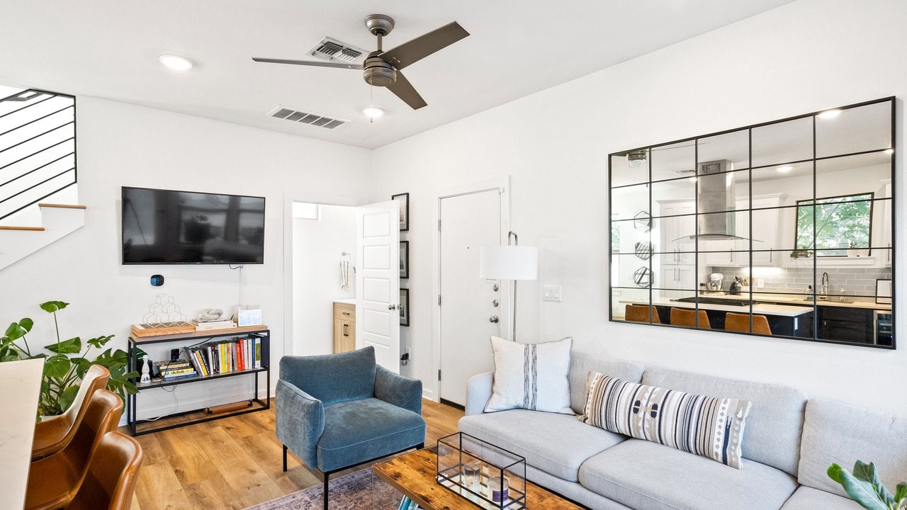 Photo of Livingroom in East MLK
