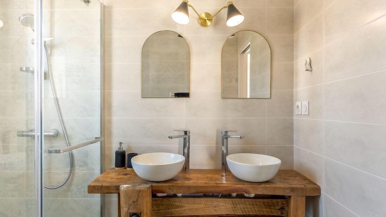 Photo of Bathroom in Plouneour-Trez