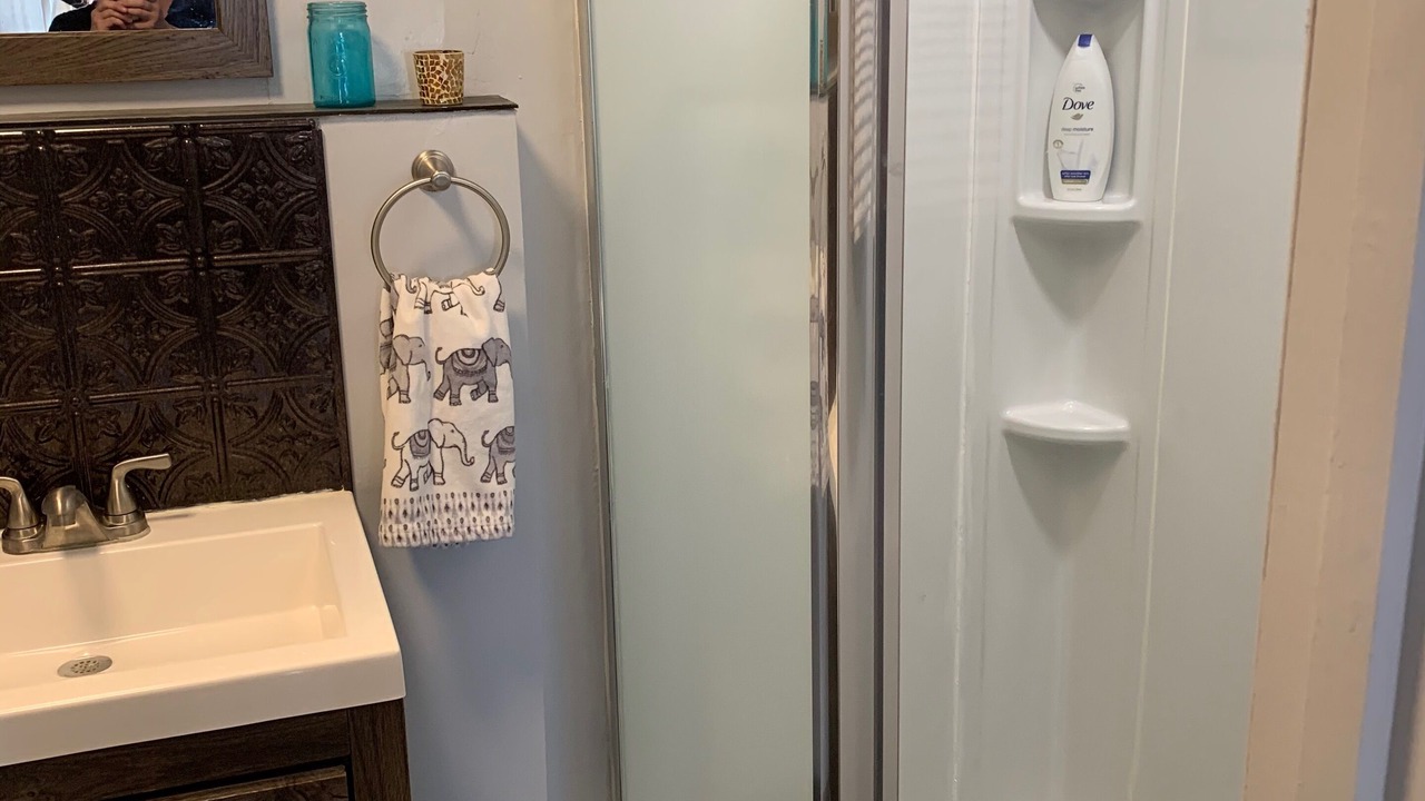 Photo of Bathroom in Retsil
