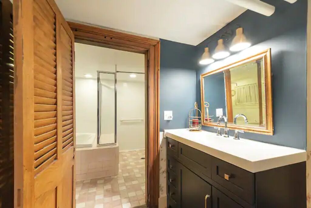 Photo of Bedroom in Orange