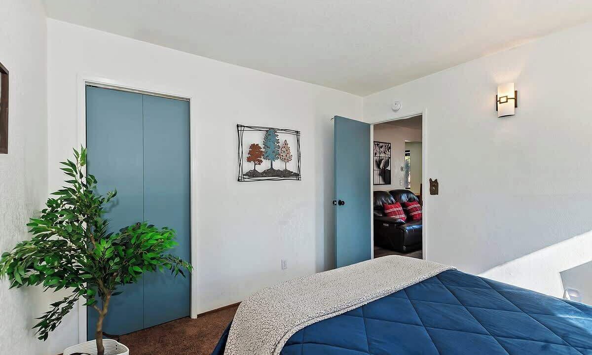 Photo of Bedroom in Summit Estates