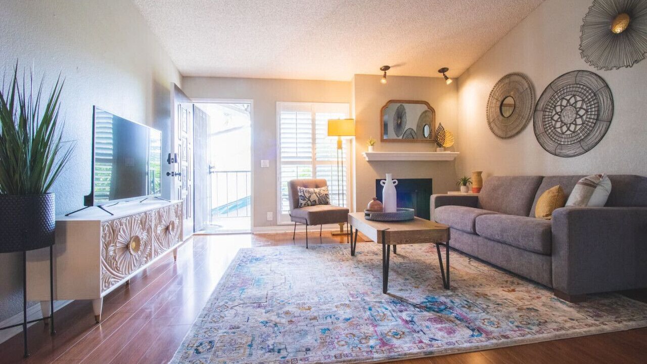 Photo of Livingroom in University Heights