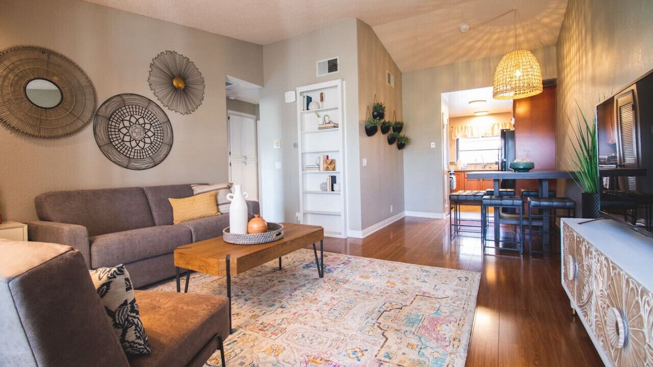 Photo of Livingroom in University Heights