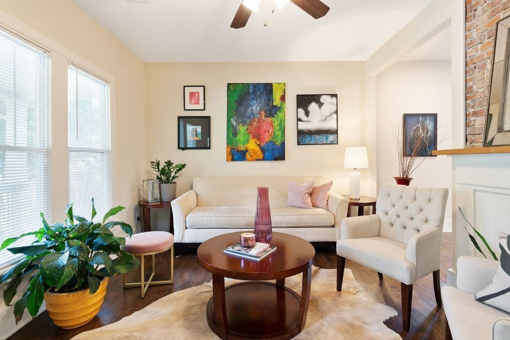 Photo of Livingroom in Talbot's Corner
