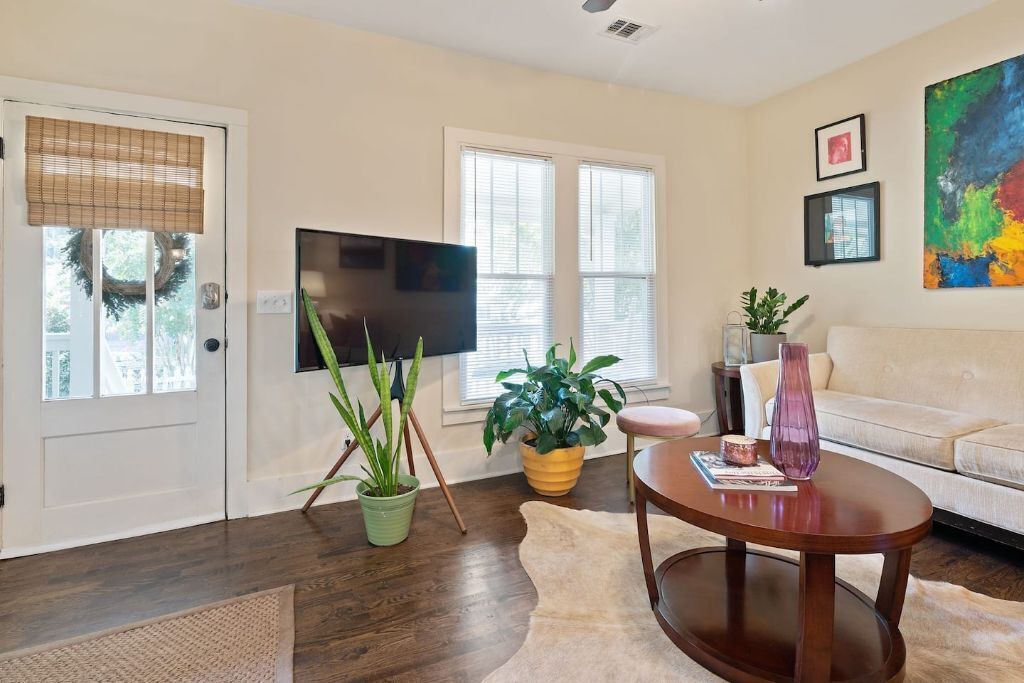 Photo of Livingroom in Talbot's Corner