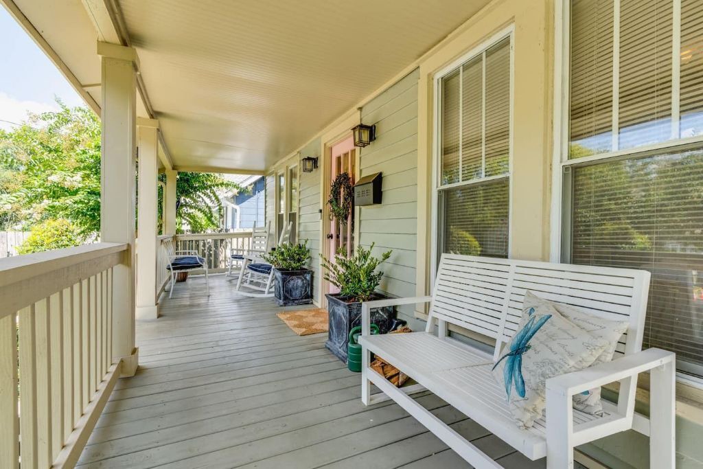 Photo of Patio Balcony in Talbot's Corner