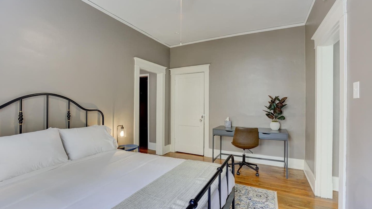 Photo of Bedroom in Midtown