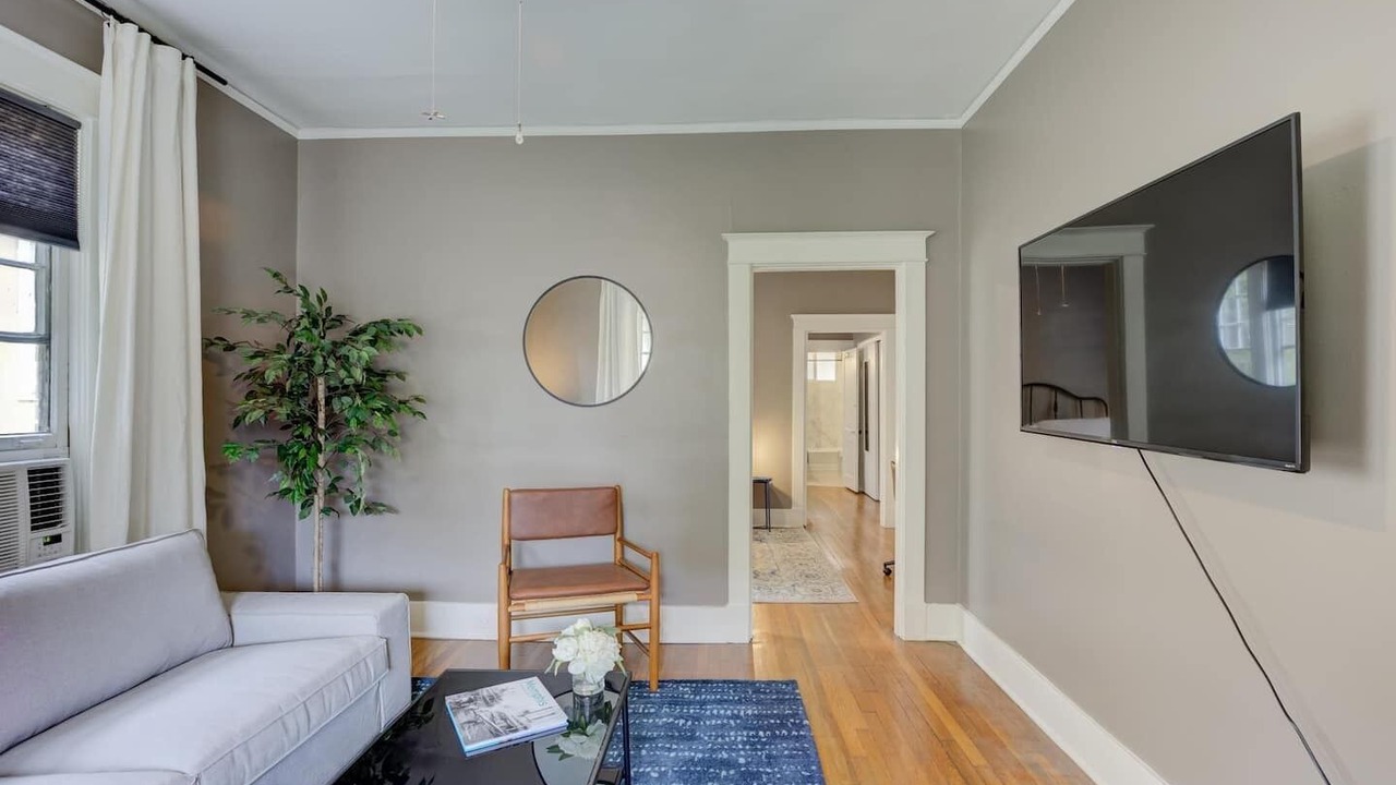 Photo of Livingroom in Midtown