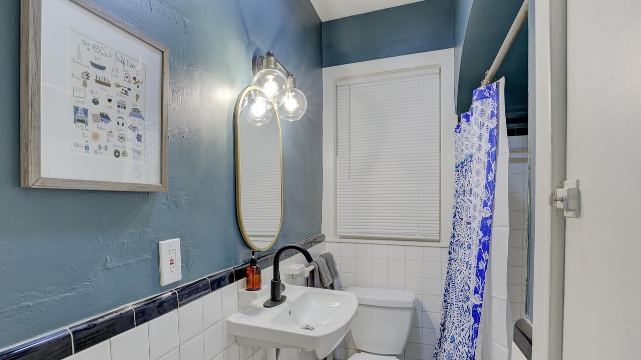 Photo of Bathroom in Midtown