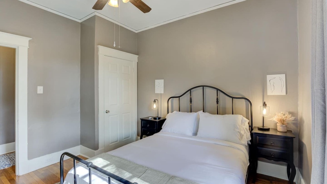Photo of Bedroom in Midtown