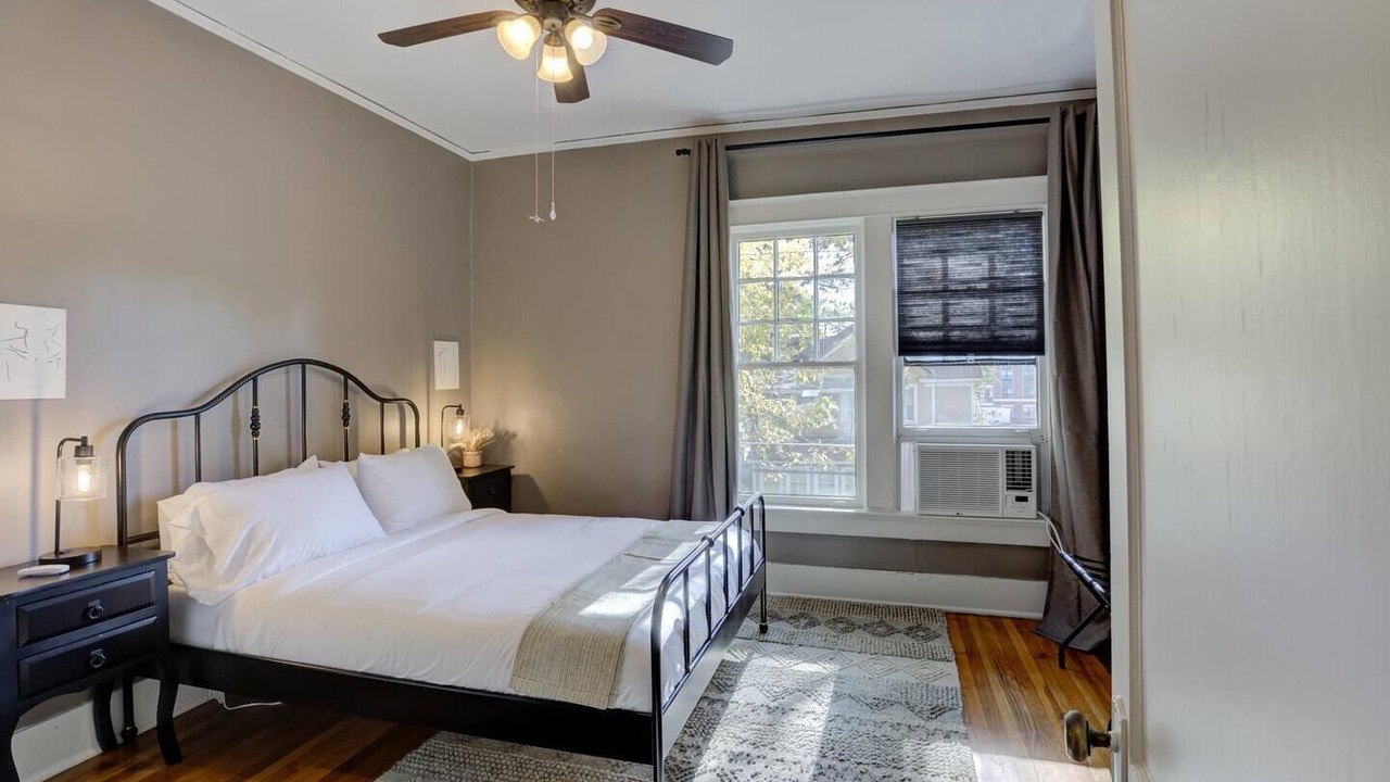 Photo of Bedroom in Midtown