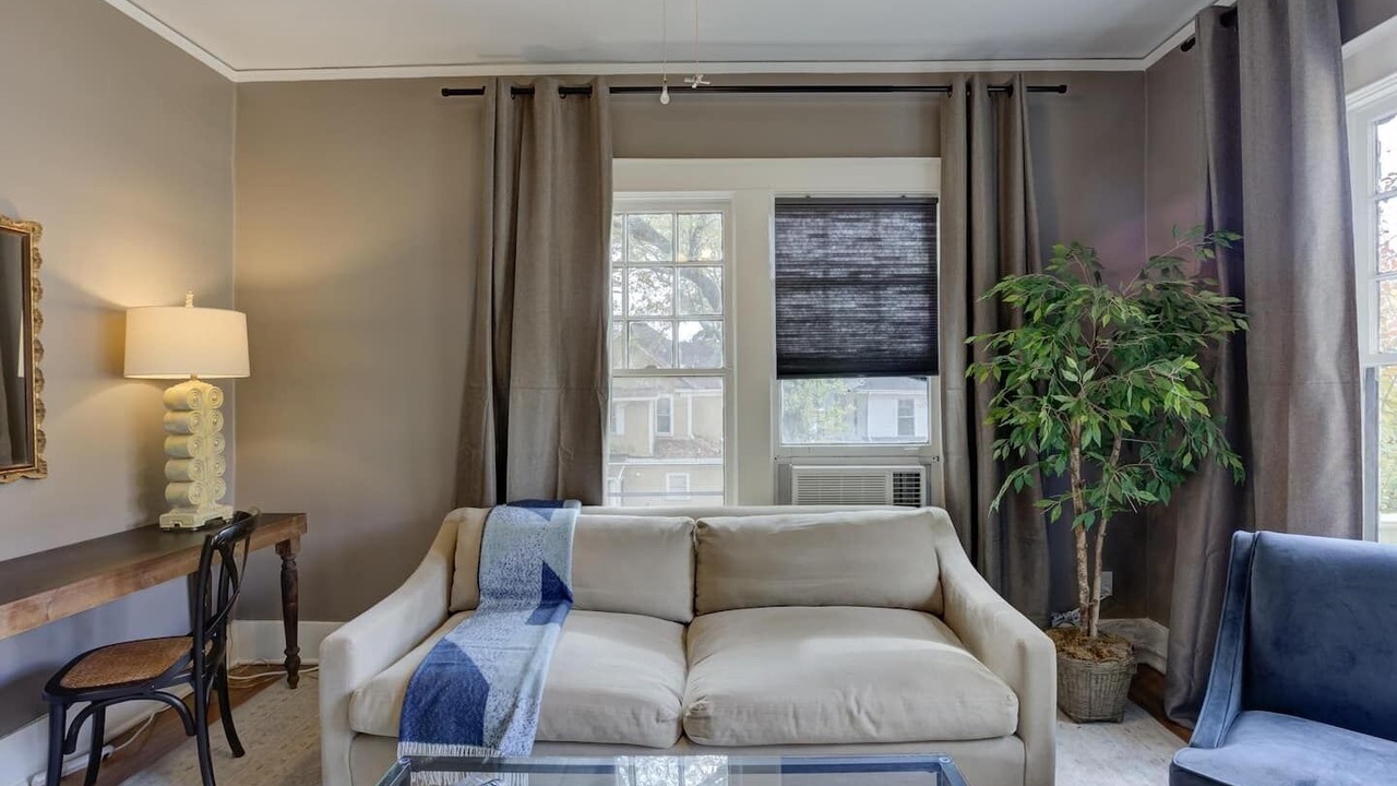 Photo of Livingroom in Midtown