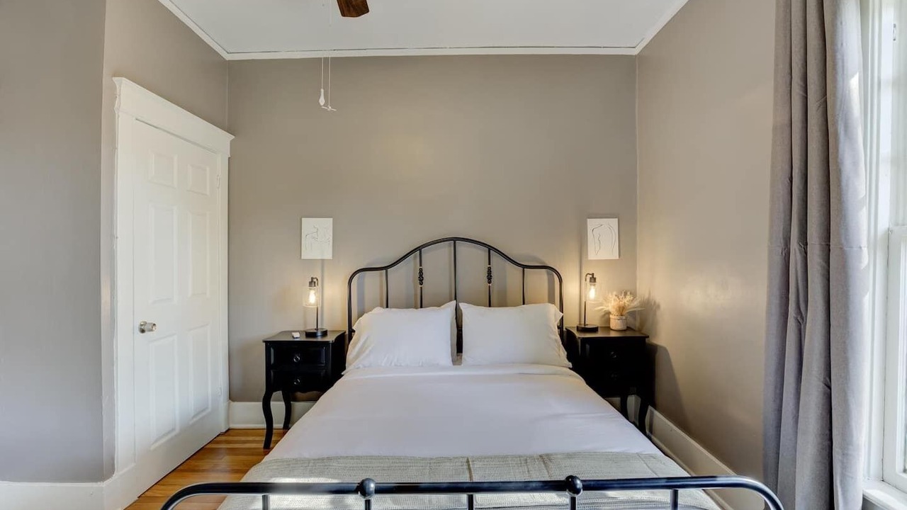 Photo of Bedroom in Midtown