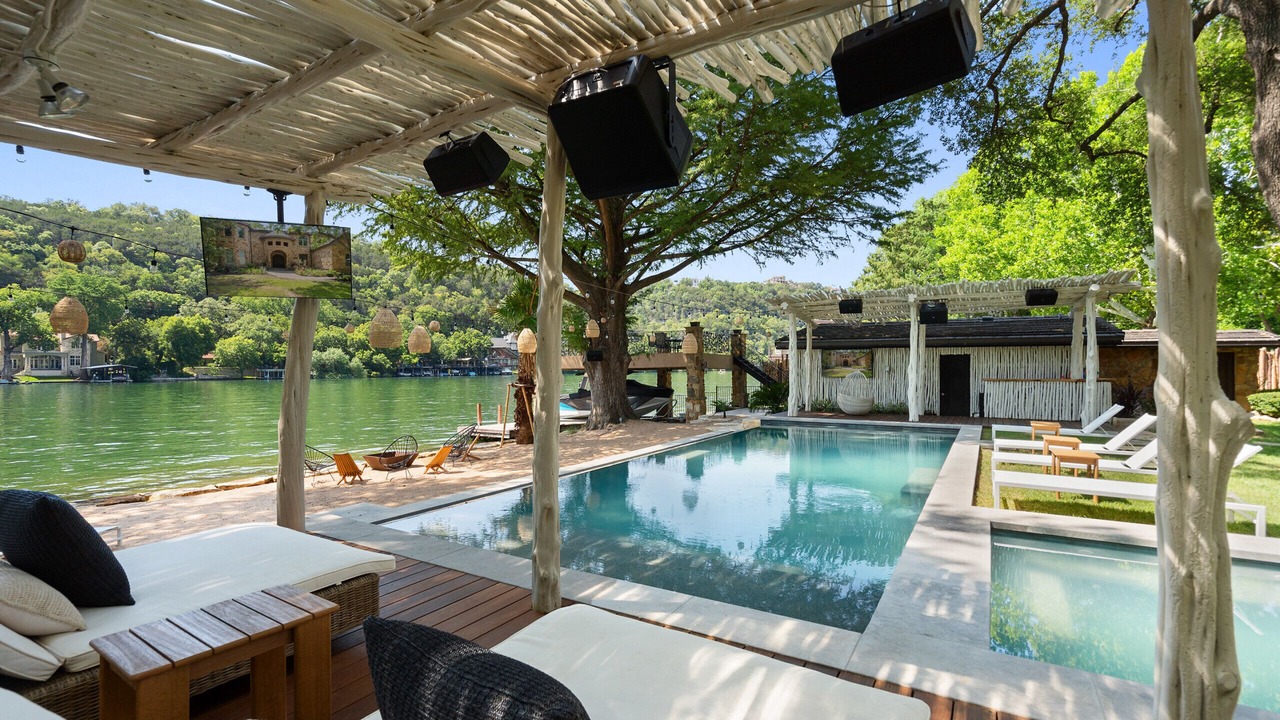 Photo of Outdoor in Manana West