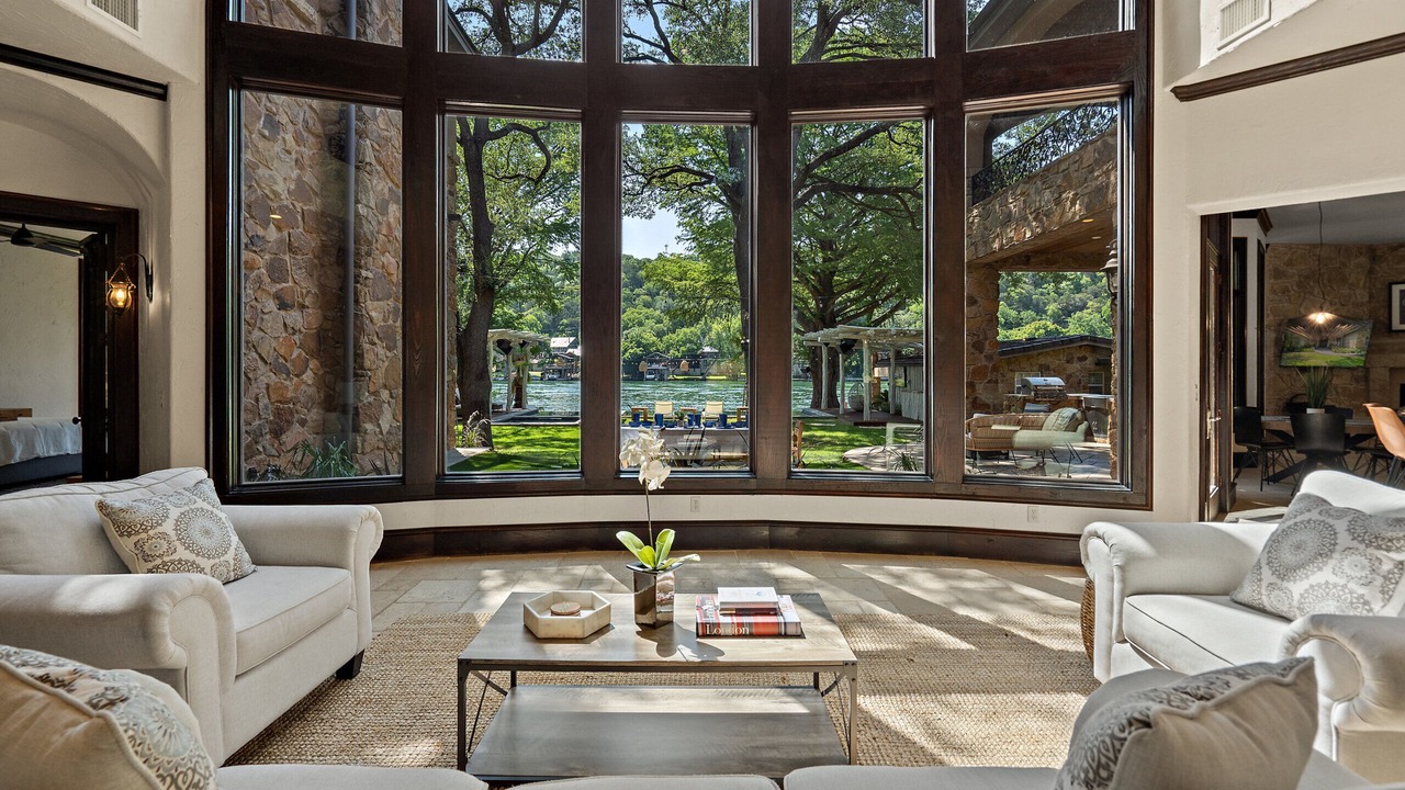 Photo of Livingroom in Manana West