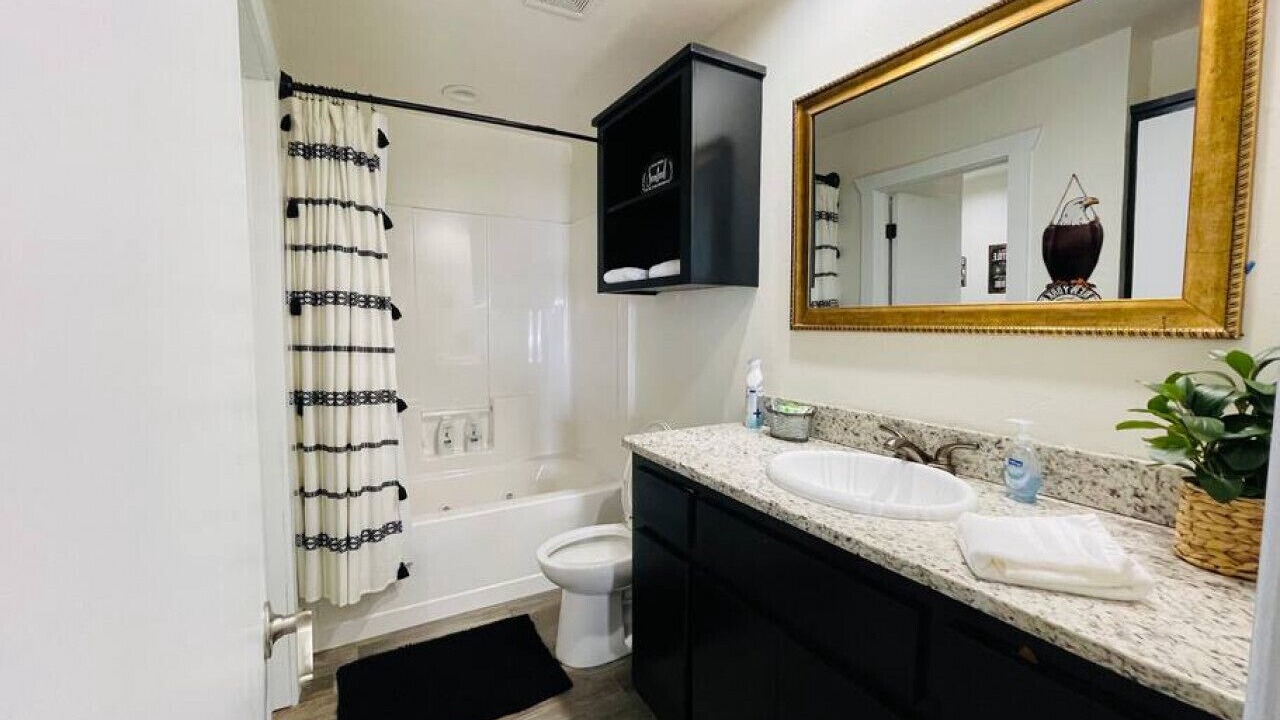 Photo of Bathroom in Eufaula
