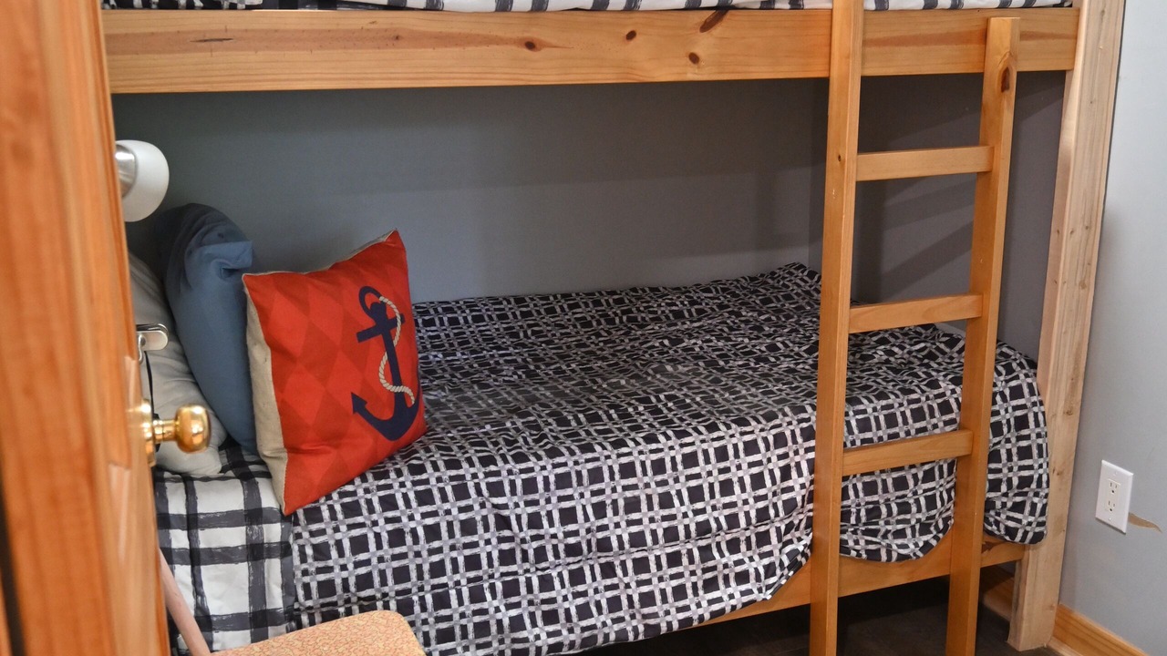 Photo of Bedroom in Lake of Bays