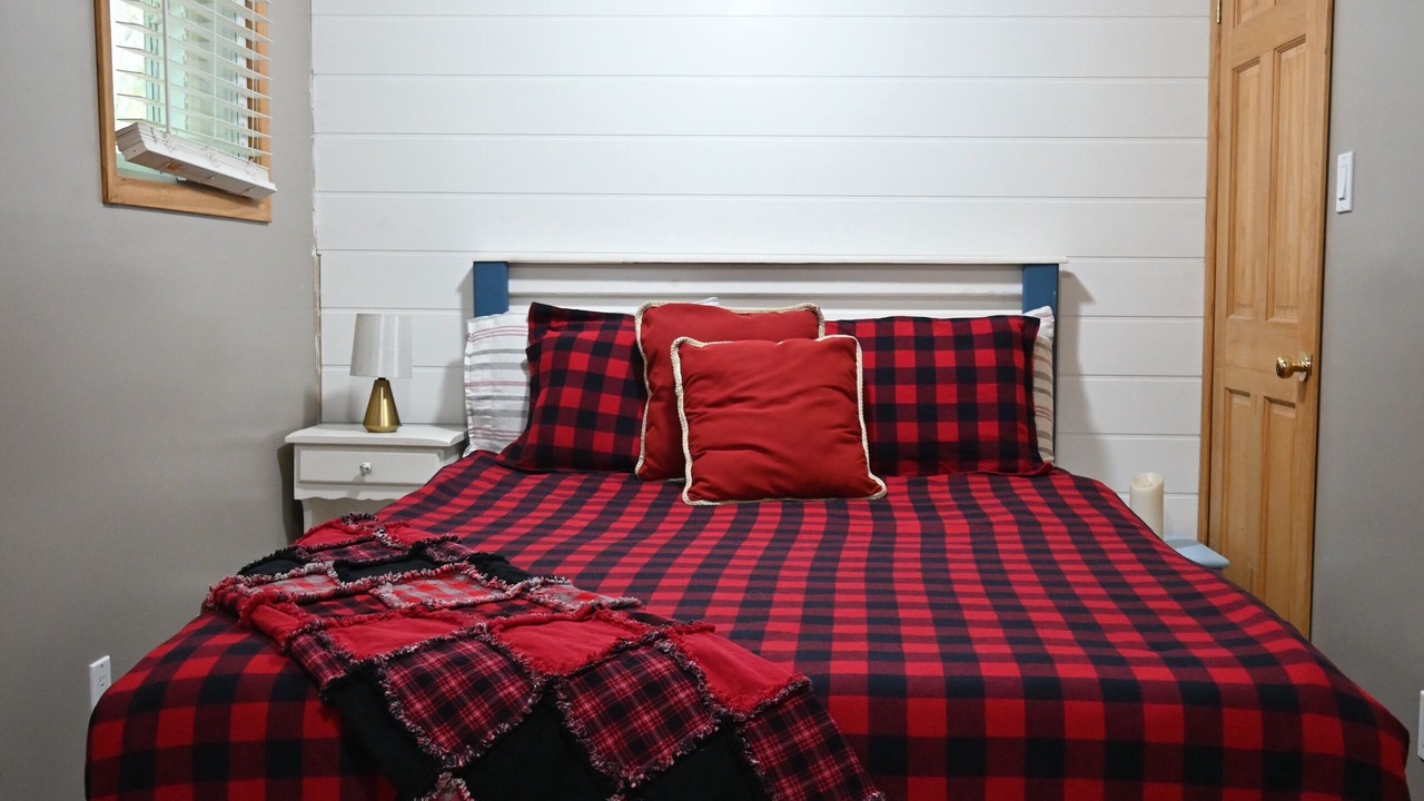 Photo of Bedroom in Lake of Bays