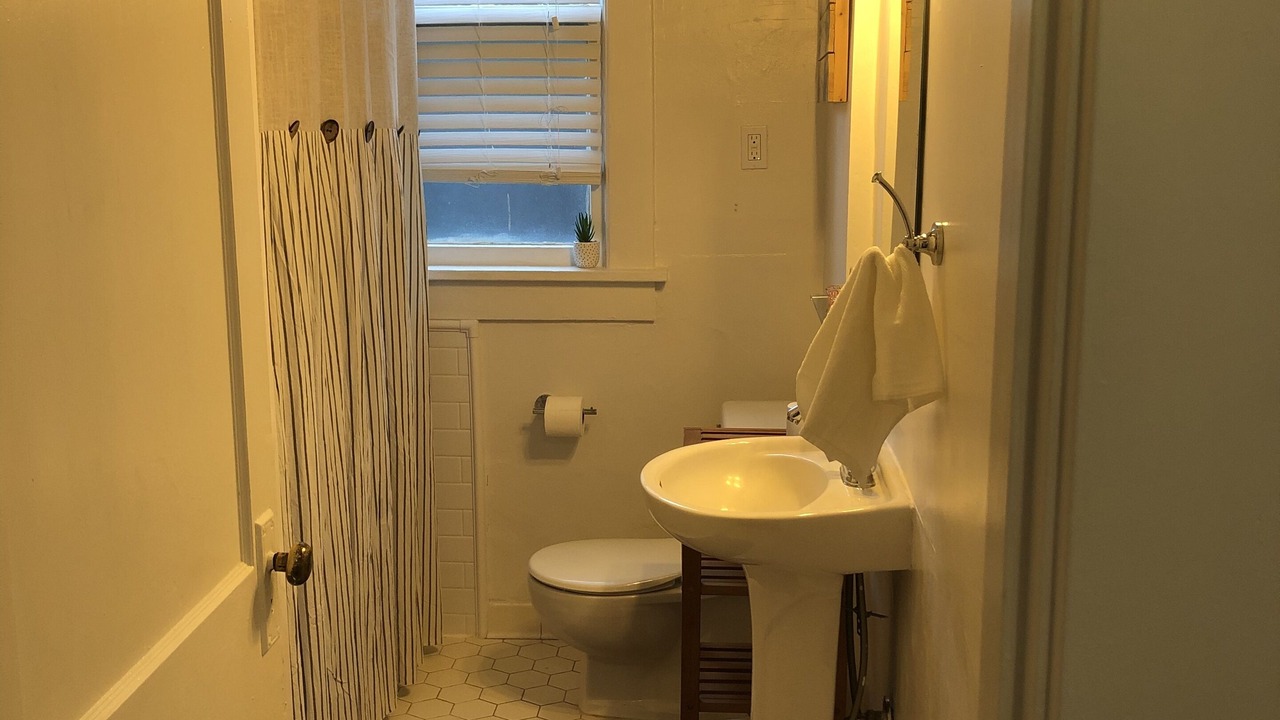 Photo of Bathroom in Central Gardens