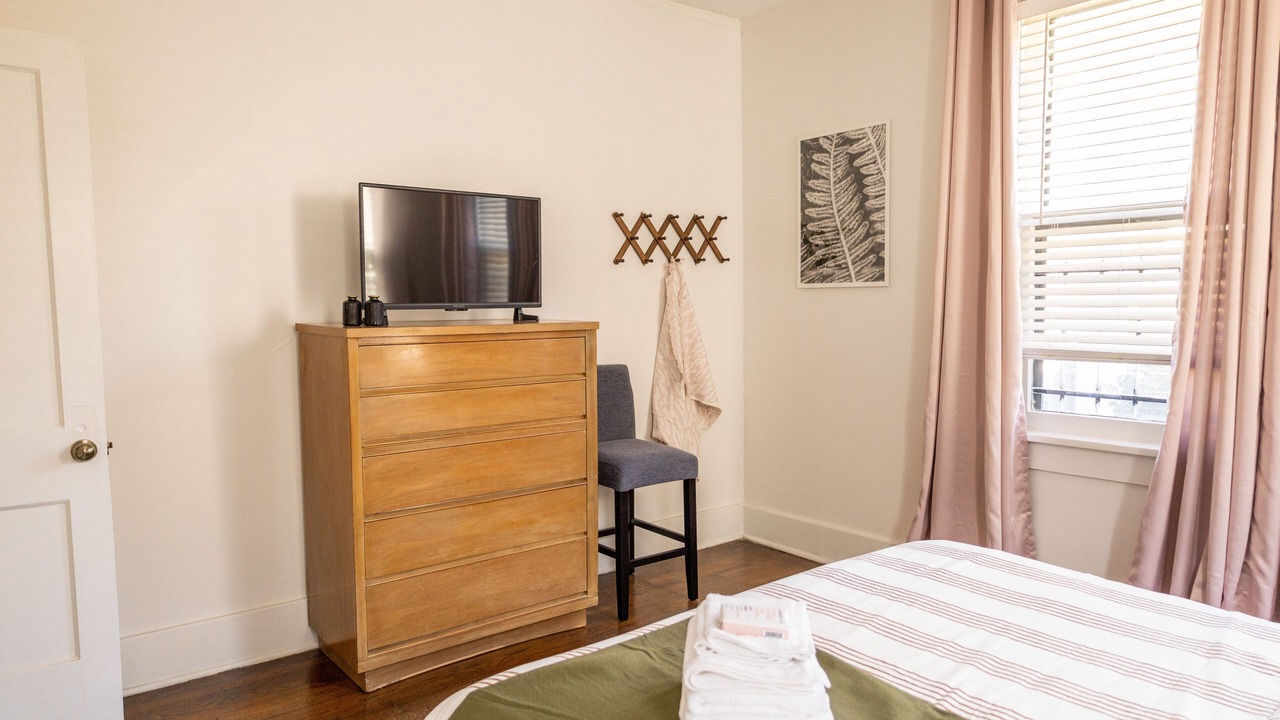 Photo of Bedroom in Central Gardens