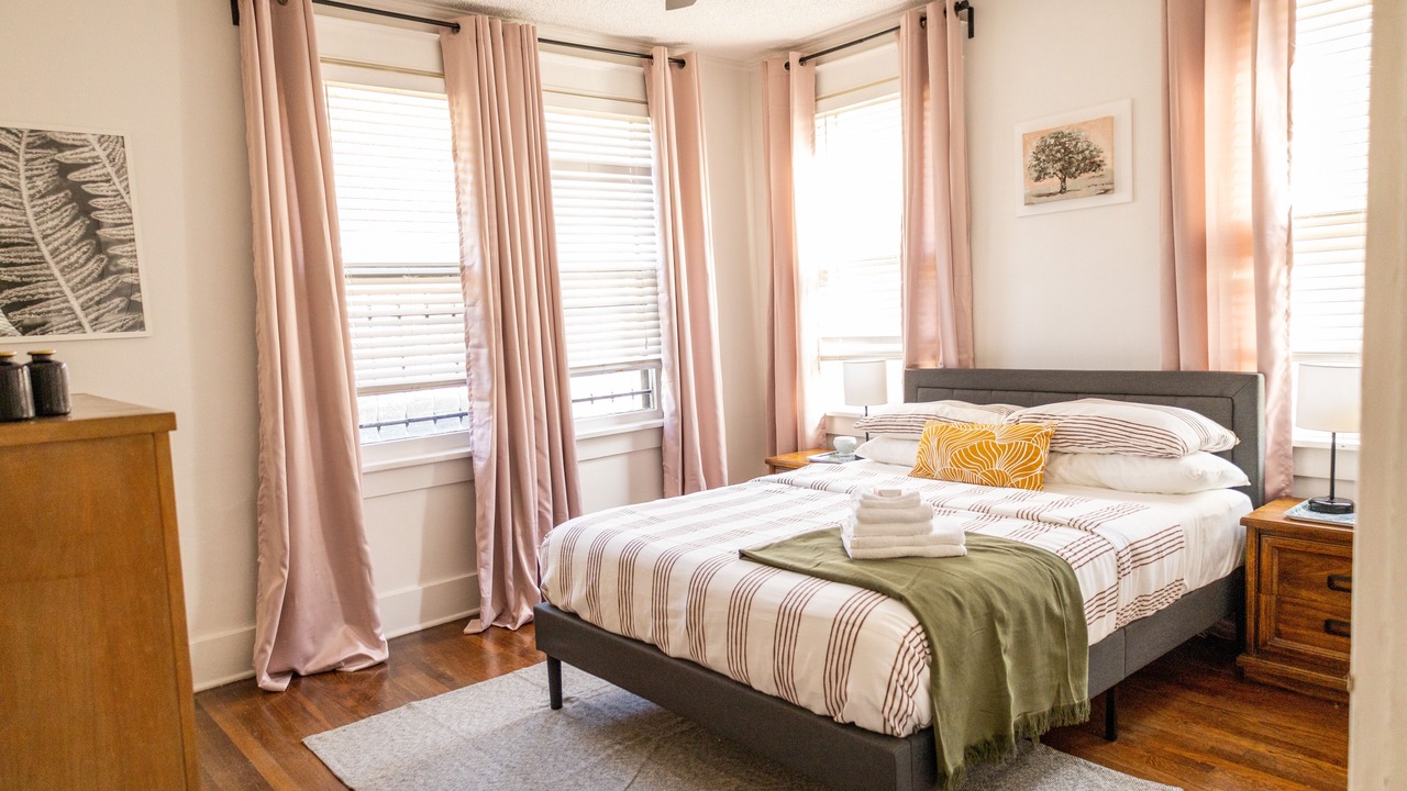 Photo of Bedroom in Central Gardens