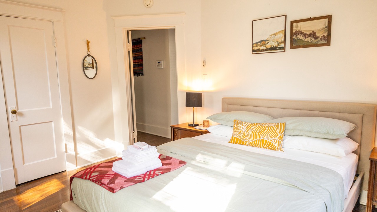 Photo of Bedroom in Central Gardens