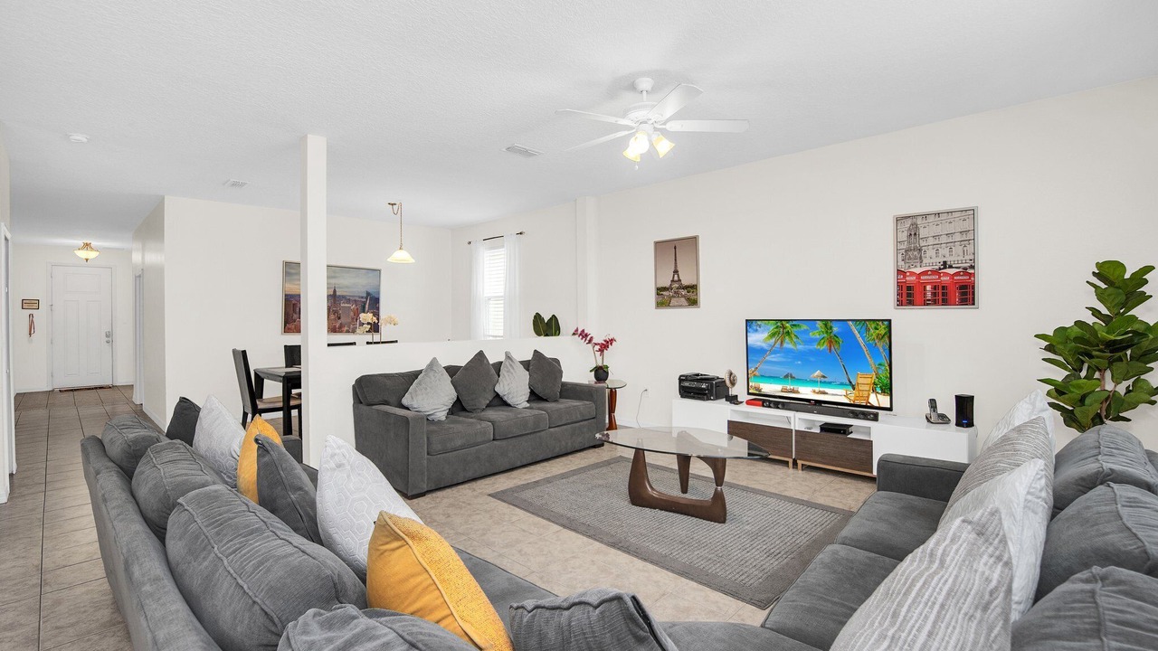 Photo of Livingroom in Crystal Cove