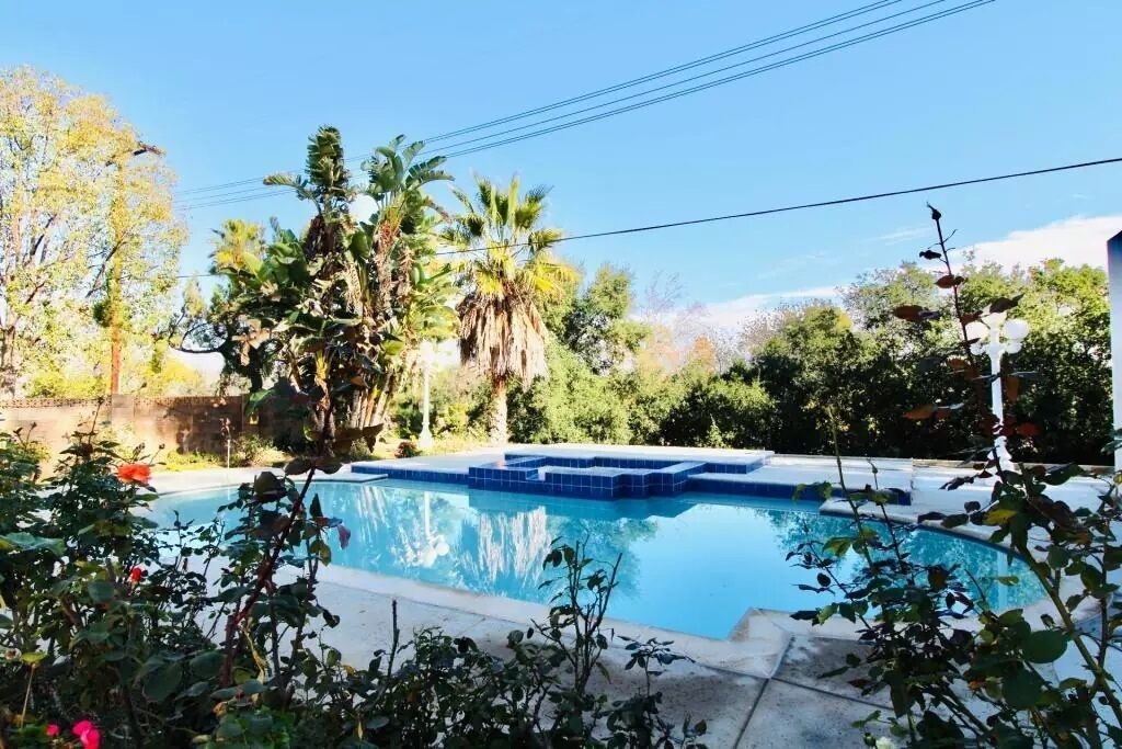 Photo of Outdoor in Canoga Park