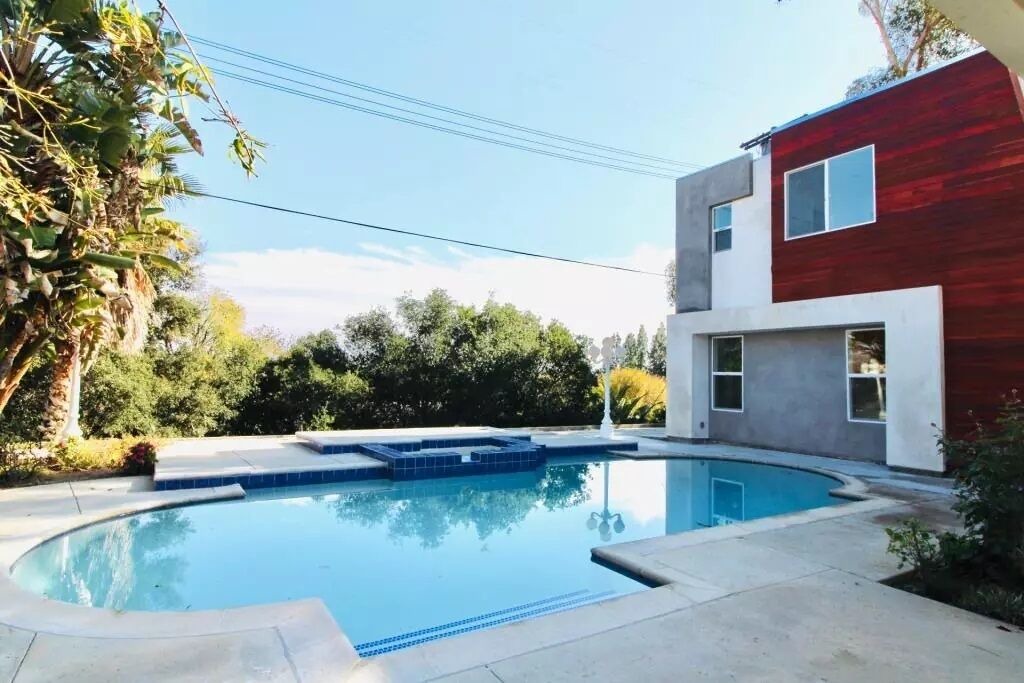 Photo of Outdoor in Canoga Park