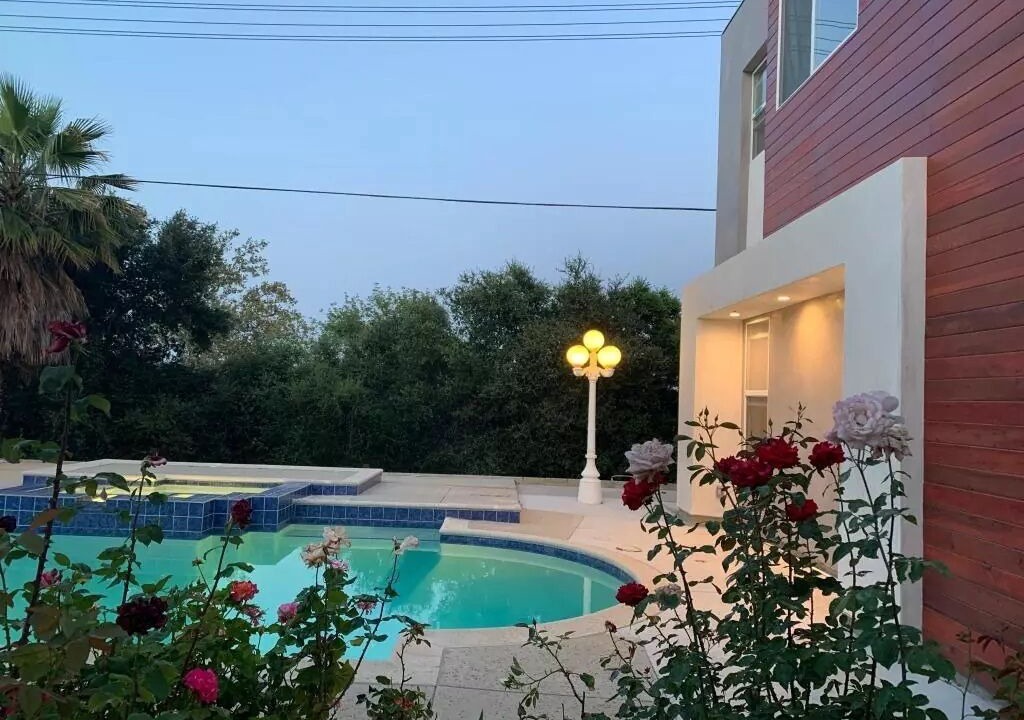 Photo of Outdoor in Canoga Park