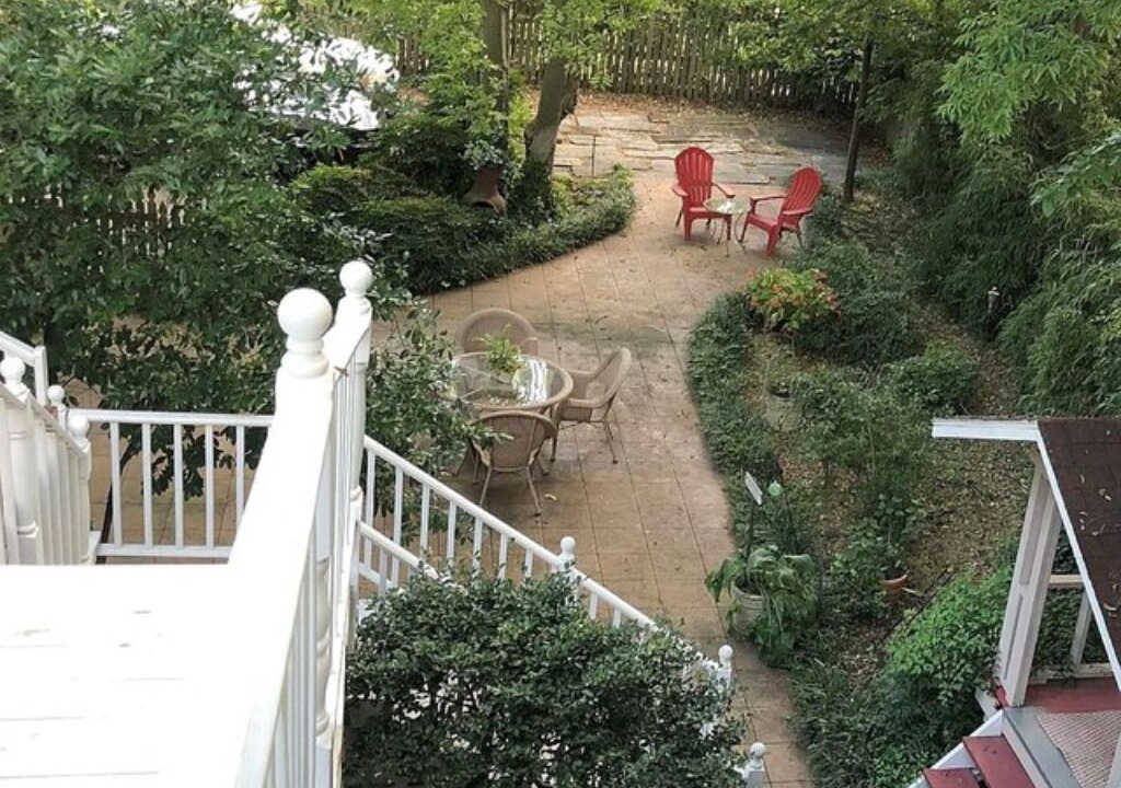 Photo of Patio Balcony in East of Broadway