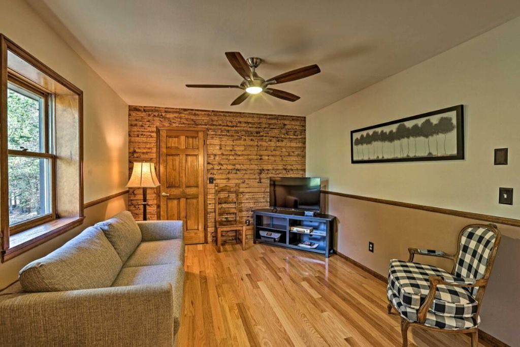 Photo of Livingroom in Conifer Mountain and Meadows