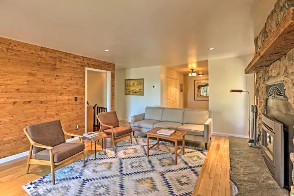 Photo of Livingroom in Conifer Mountain and Meadows