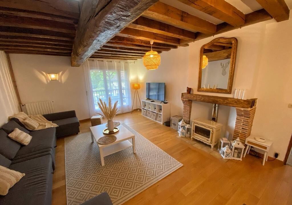 Photo of Livingroom in Chapelle-Guillaume